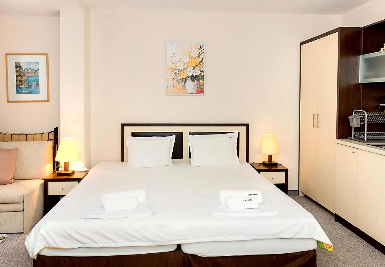 Apartment Sunny Studio In Hotel Berlin, Steps From The Beach! By Flat Mаnager Golden Sands