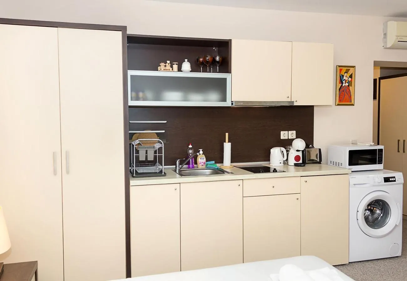 Sunny Studio In Hotel Berlin, Steps From The Beach! By Flat Mаnager Golden Sands Bulgarien