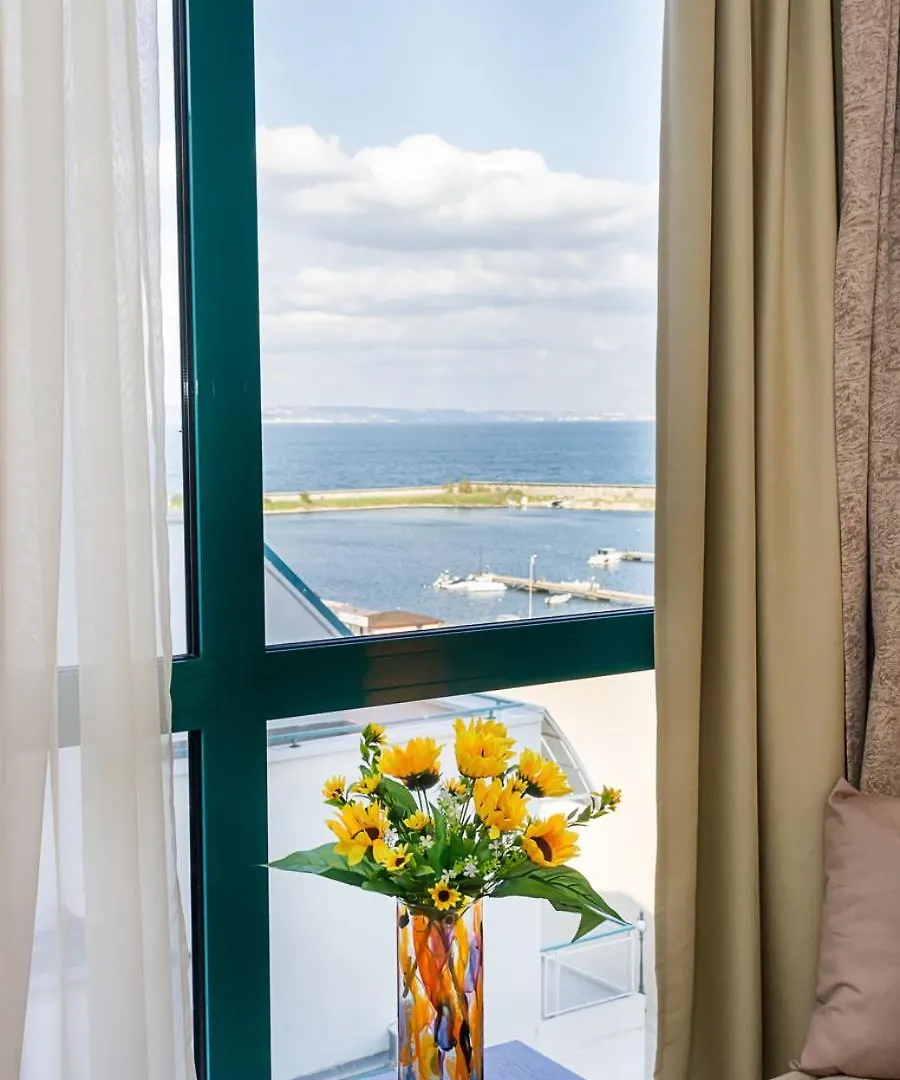 Sunny Studio In Hotel Berlin, Steps From The Beach! By Flat Mаnager Golden Sands Apartment