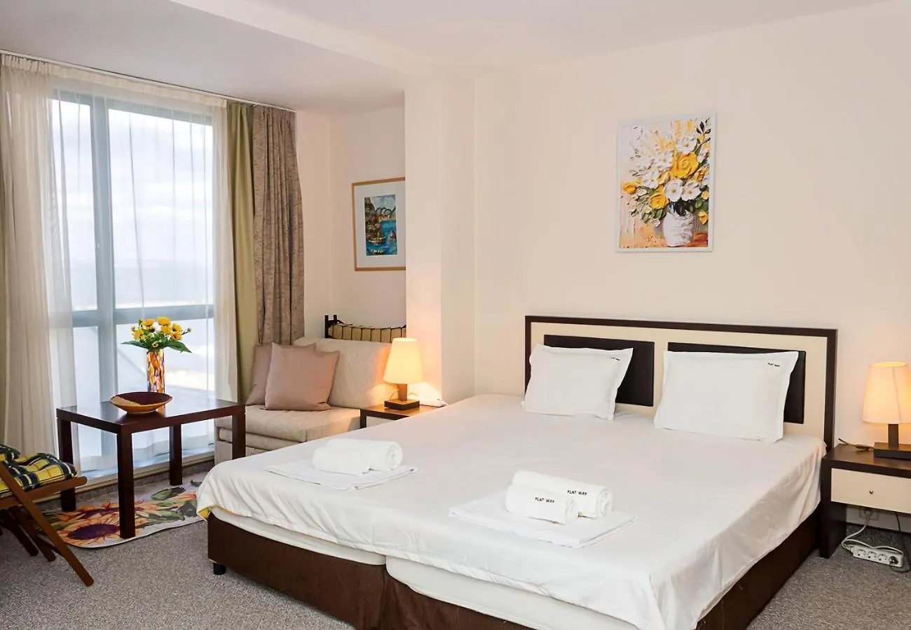 Sunny Studio In Hotel Berlin, Steps From The Beach! By Flat Mаnager Golden Sands